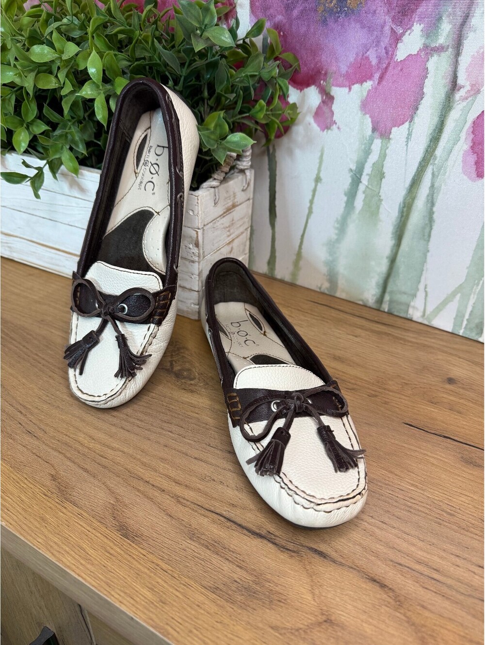 b.o.c. Women's Size 7 Brown and White Leather Loafers
